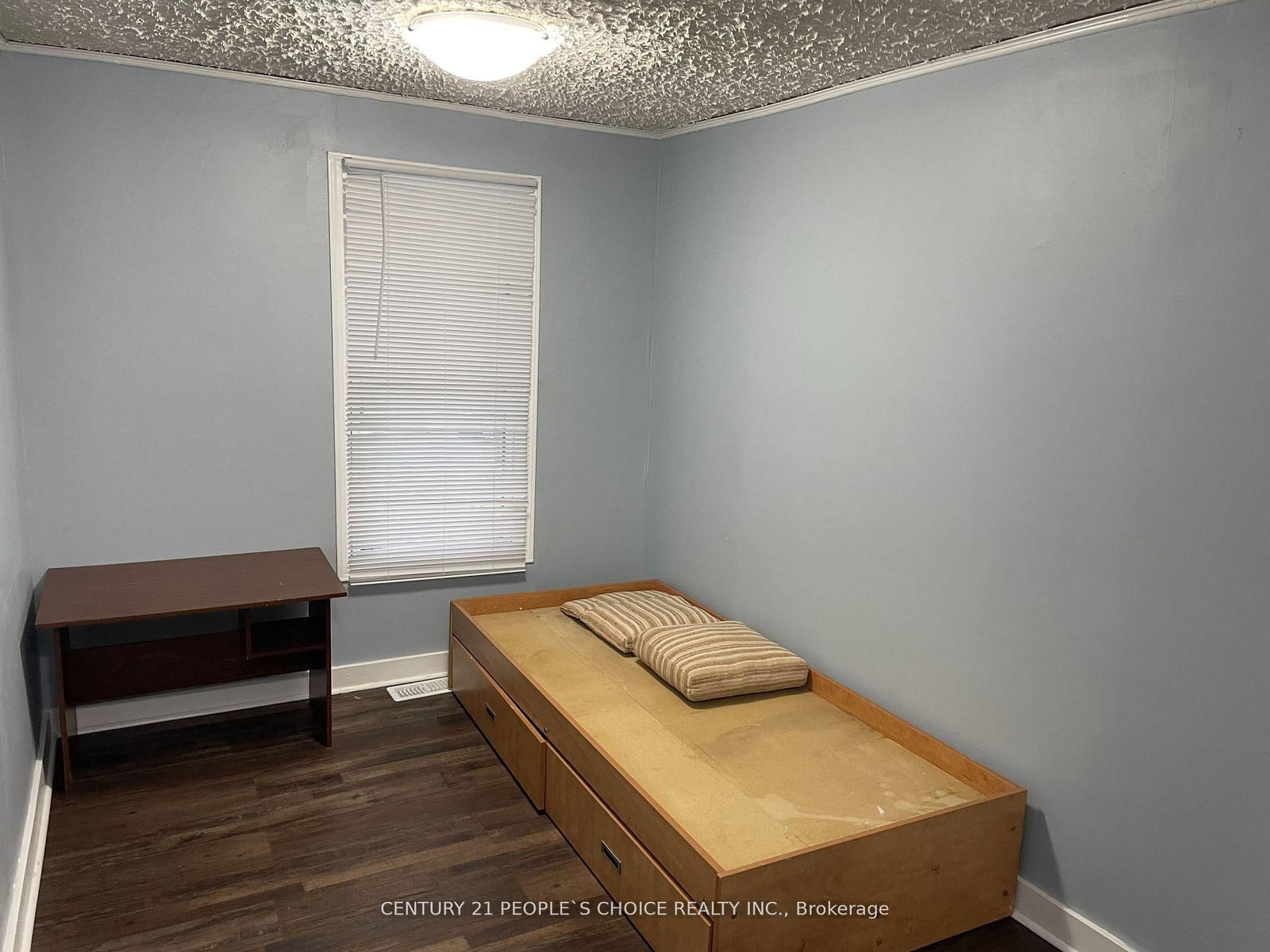 986 Bridge Avenue • Windsor, ON photo 3