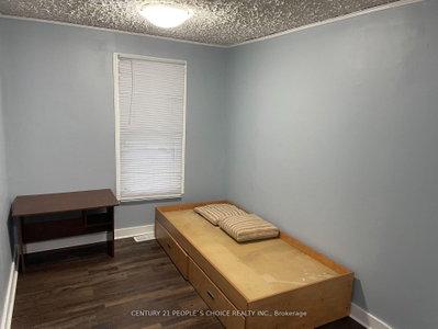 986 Bridge Avenue • Windsor, ON photo 3