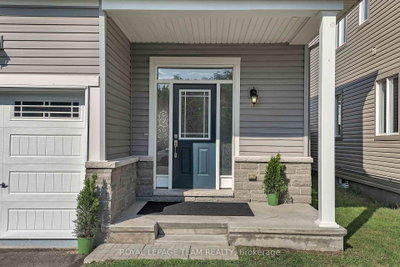 3209 Harvester Crescent • North Grenville, ON photo 3