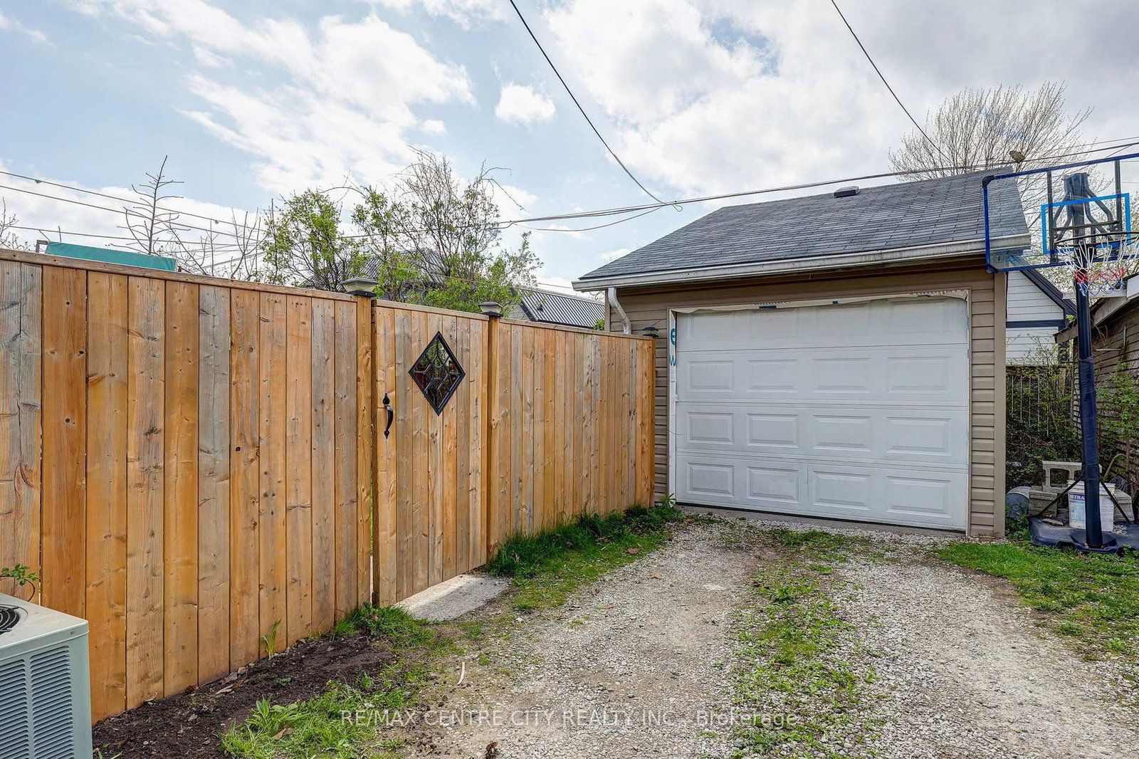 88 Flora Street • St. Thomas, ON photo 31