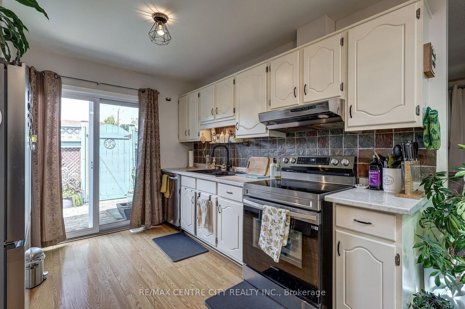 37 Fifth Avenue • St. Thomas, ON photo 32