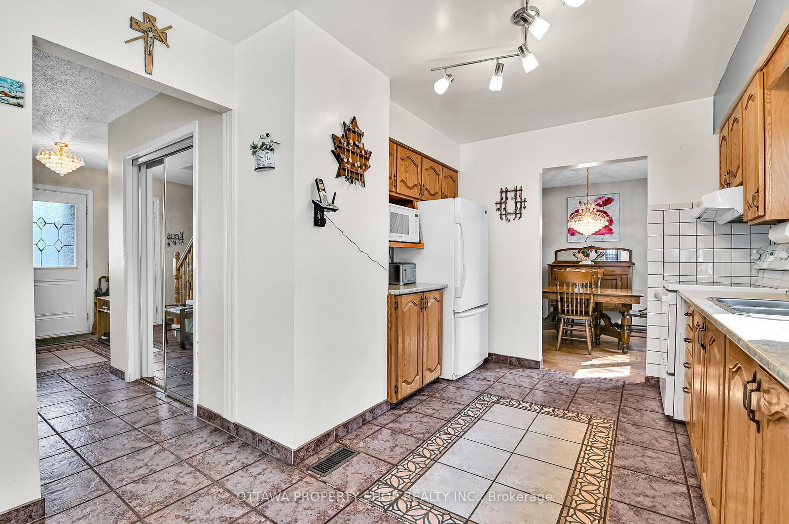 6268 Steamer Lane • Ottawa, ON photo 13