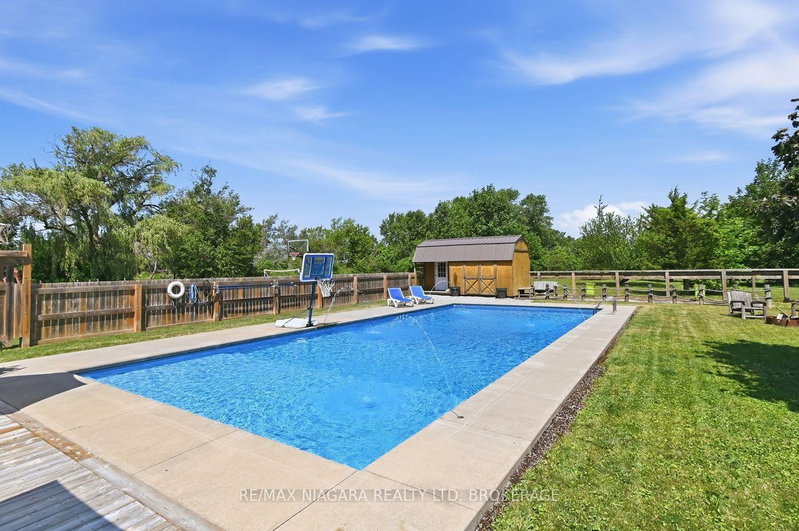 2439 Miller Rd photo 4
