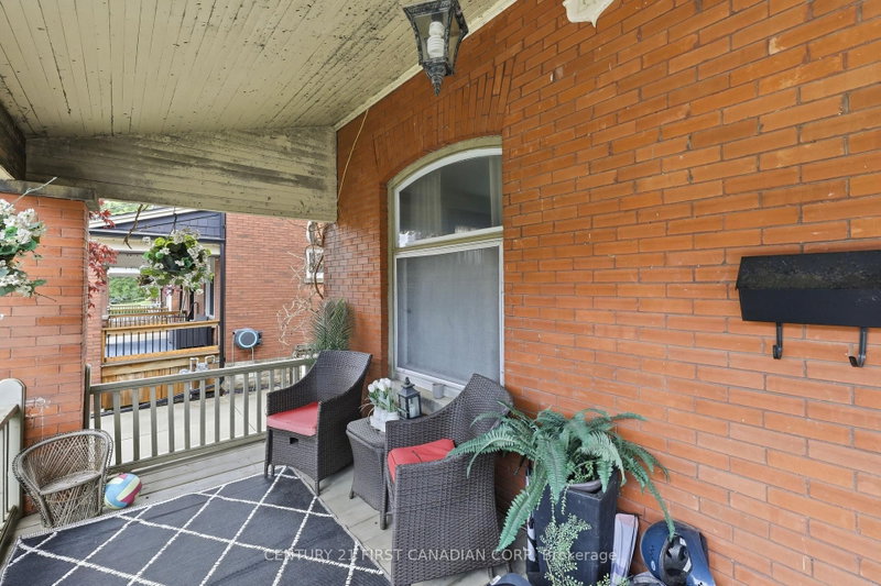 95 Myrtle Street N