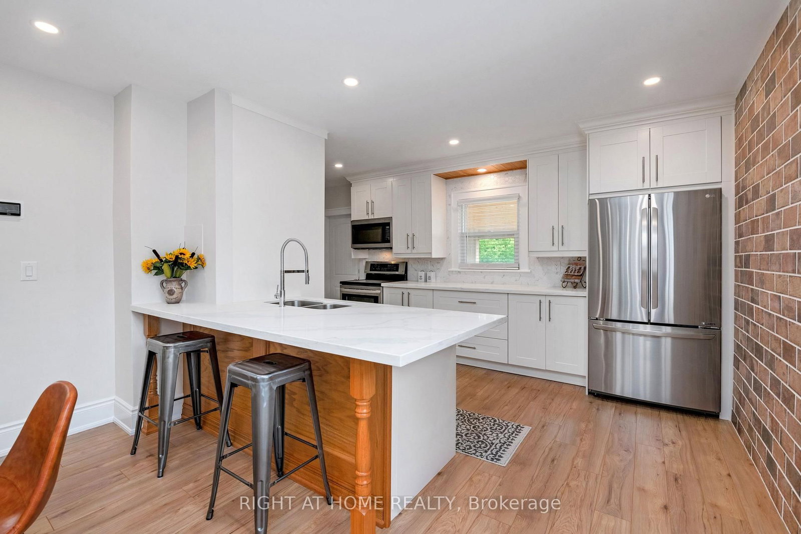 1379-1381 Pierre Avenue • Windsor, ON photo 6