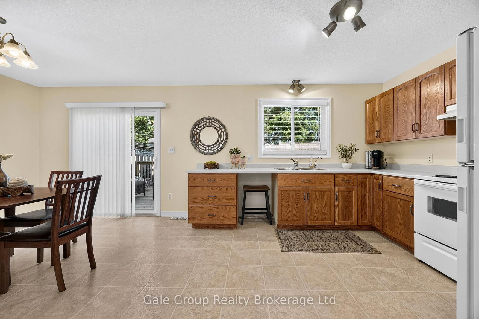 115 Burtch Street • Woodstock, ON photo 10