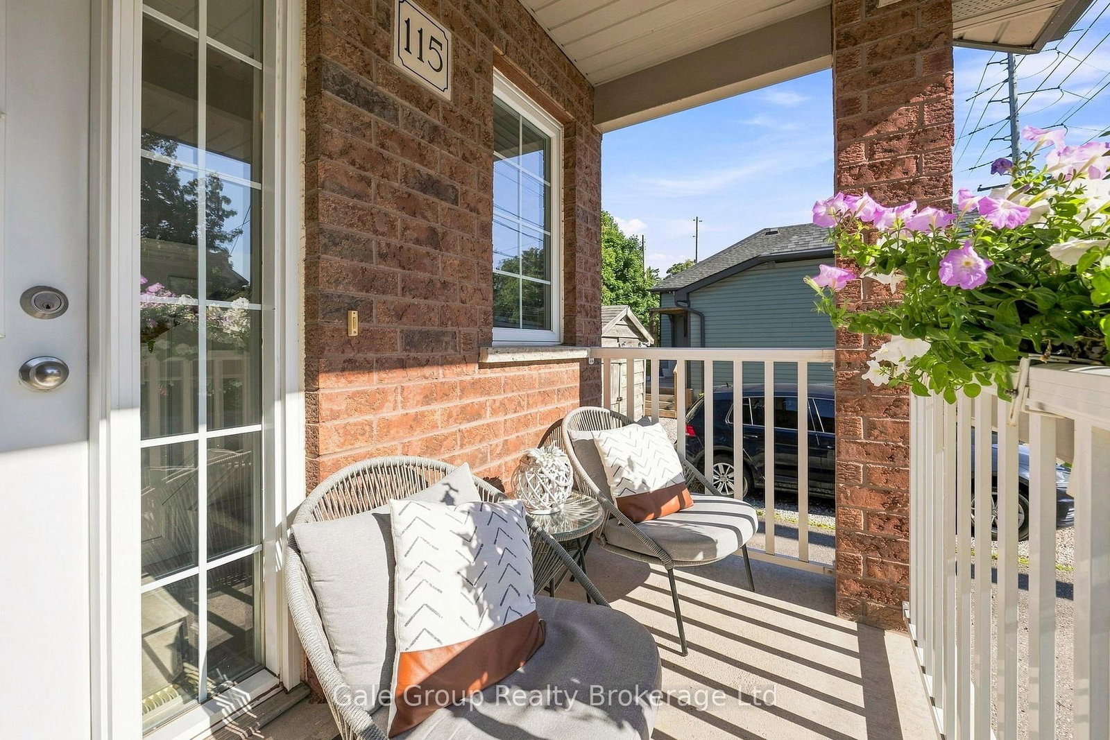 115 Burtch Street • Woodstock, ON photo 3