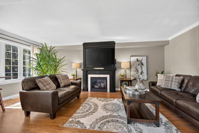 115 Burtch Street • Woodstock, ON photo 8