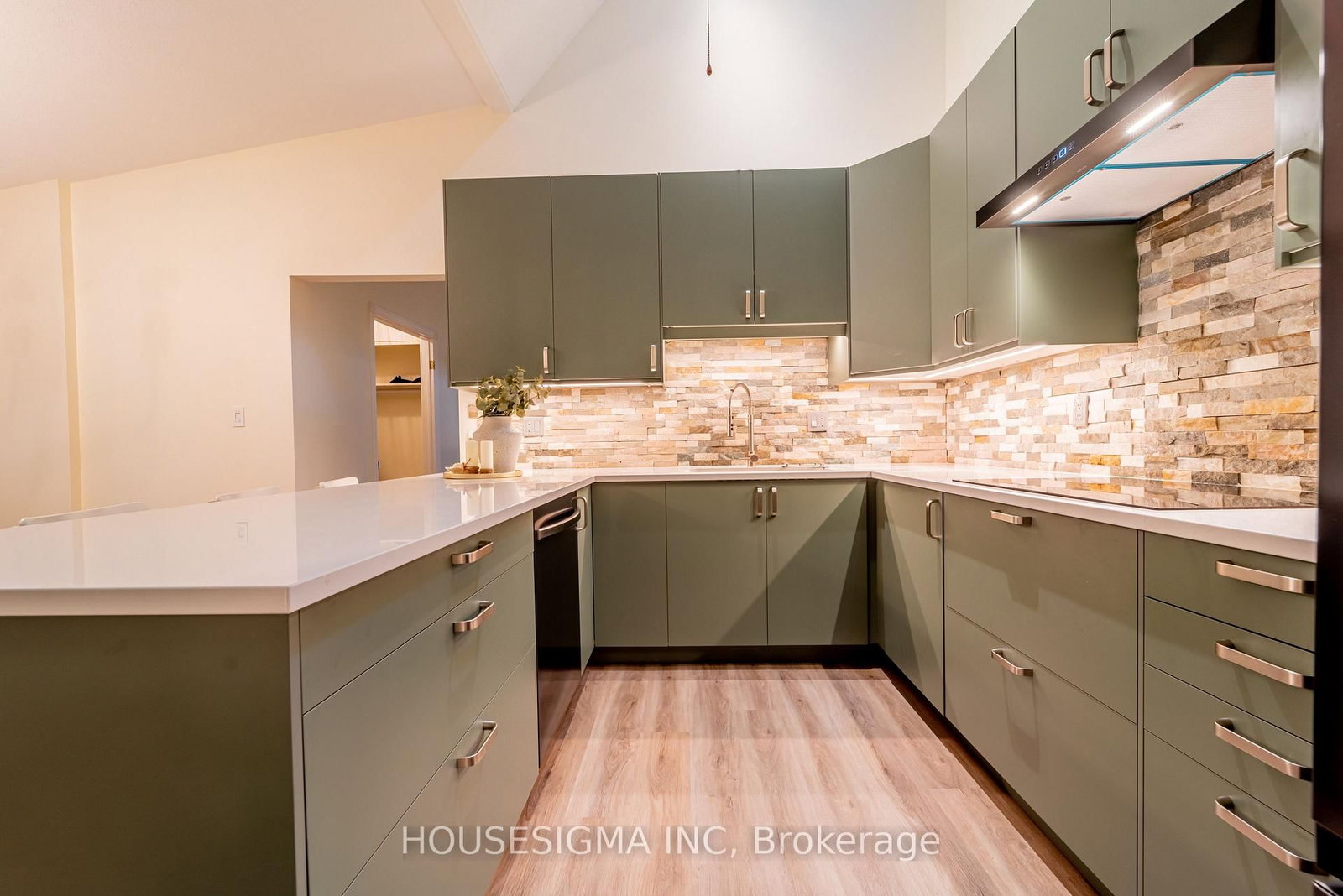 1437 Huntmar Drive • Carp, ON photo 14