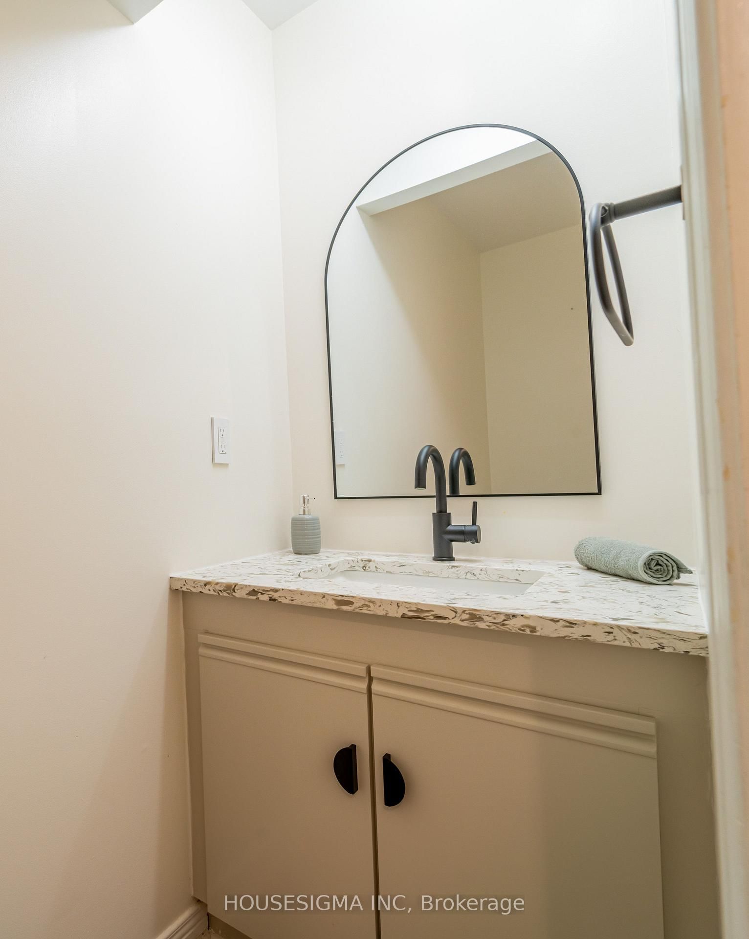 1437 Huntmar Drive • Carp, ON photo 17