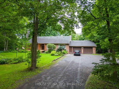 1437 Huntmar Drive • Carp, ON photo 4