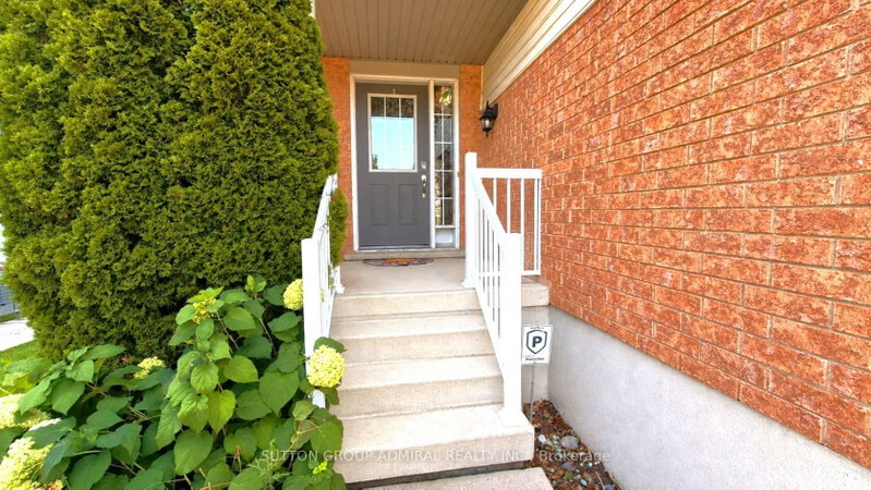 115 PEACH BLOSSOM Crescent