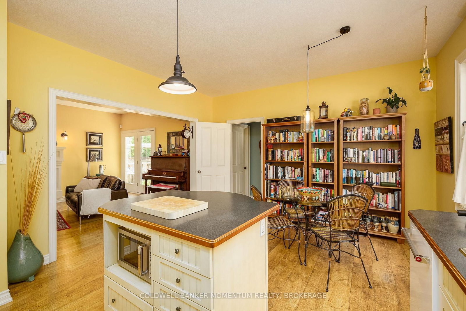 Listing Image 14