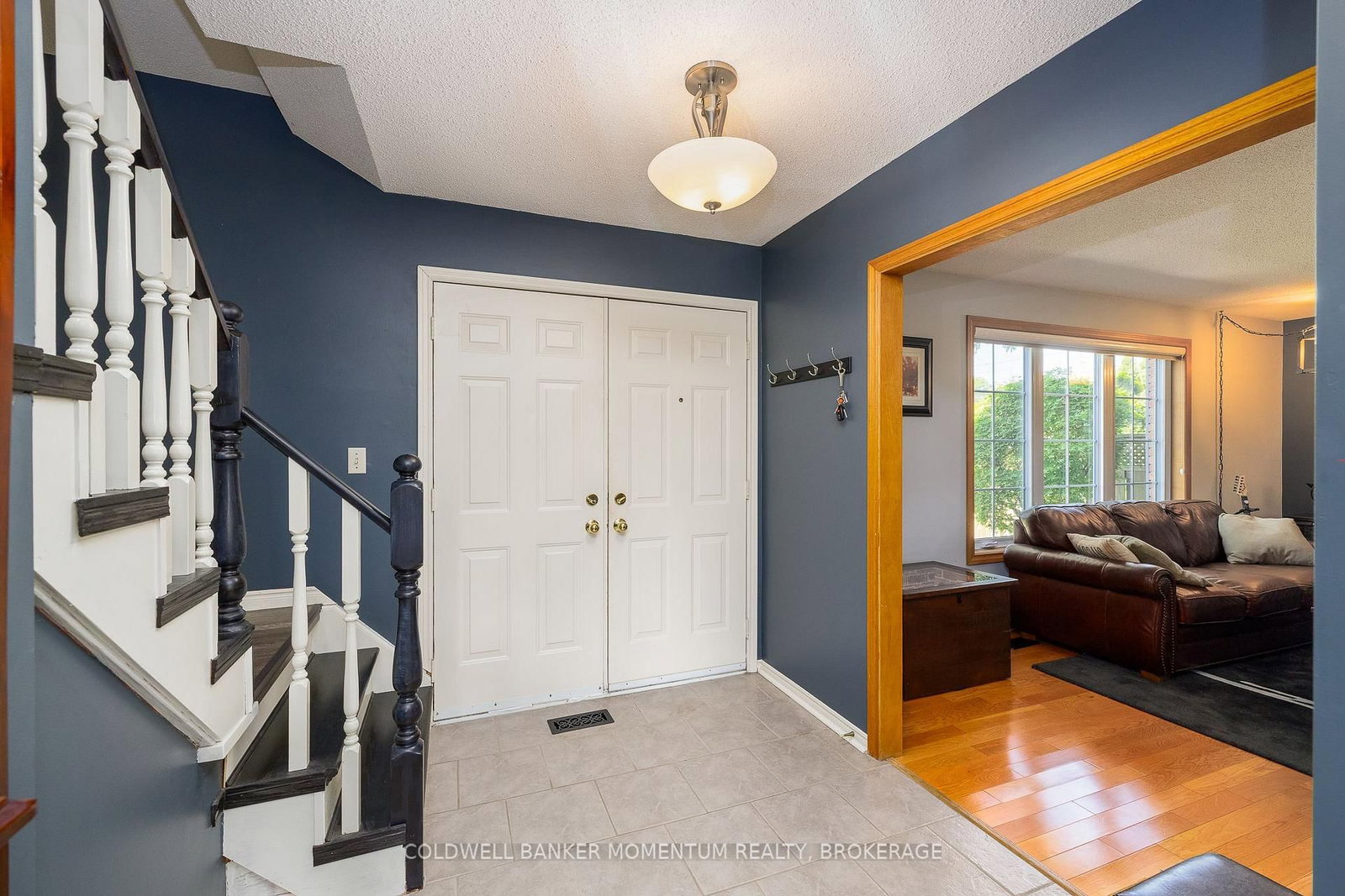 212 Livingston Avenue • Grimsby, ON photo 8