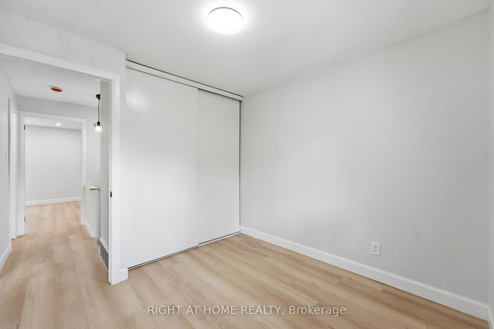 7874 Jeanne D'arc Boulevard • #3 • Ottawa, ON photo 17