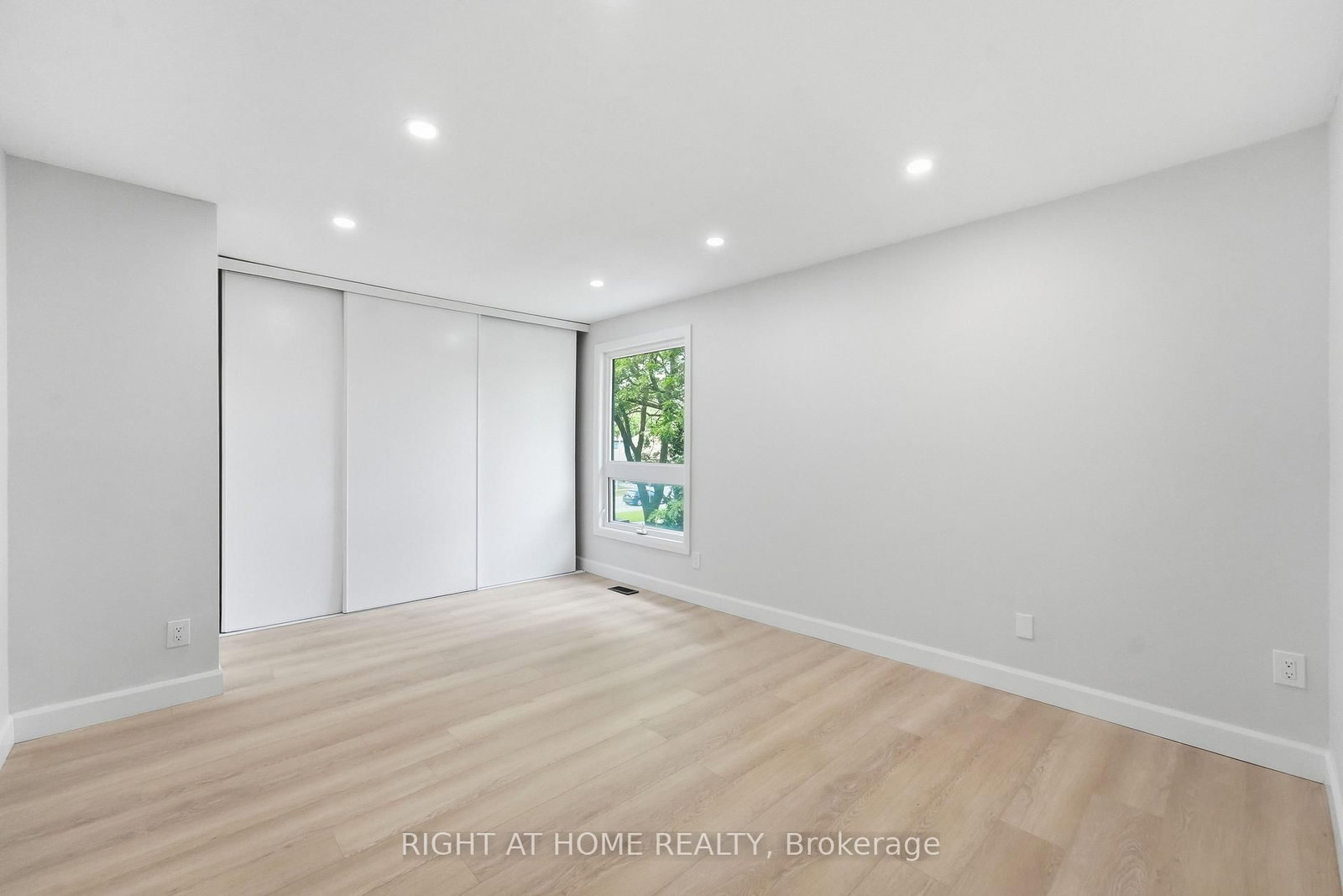 7874 Jeanne D'arc Boulevard • #3 • Ottawa, ON photo 9