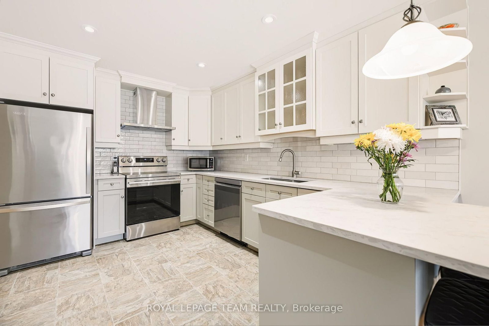 19 Pine Needles Court • Ottawa, ON photo 13