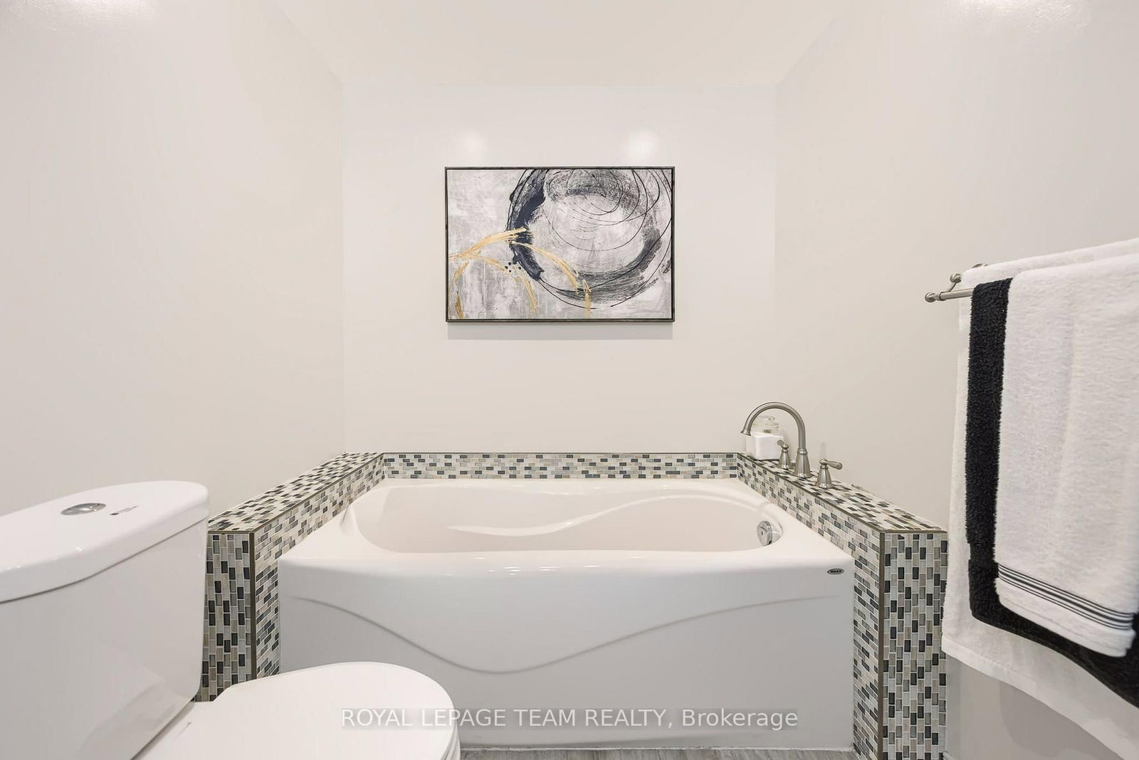 19 Pine Needles Court • Ottawa, ON photo 25