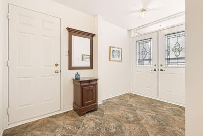 19 Pine Needles Court • Ottawa, ON photo 3