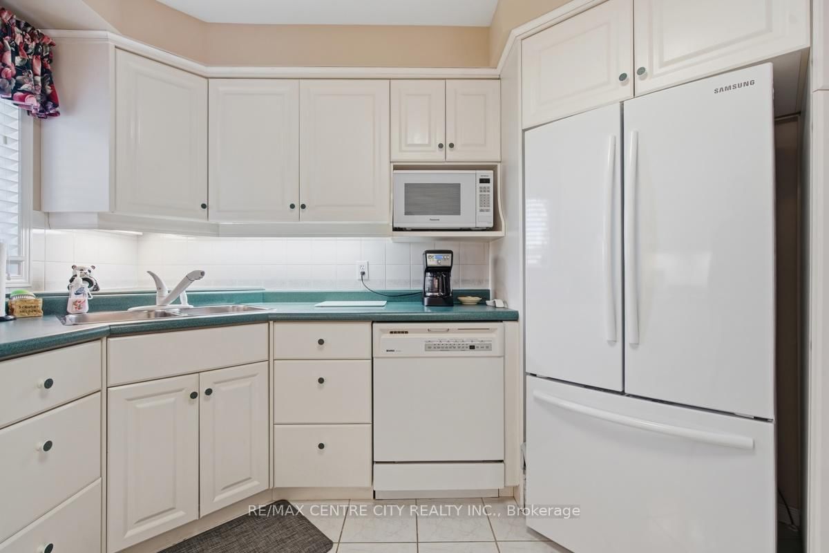 48 Ilderbrook Circle • Middlesex Centre, ON photo 15