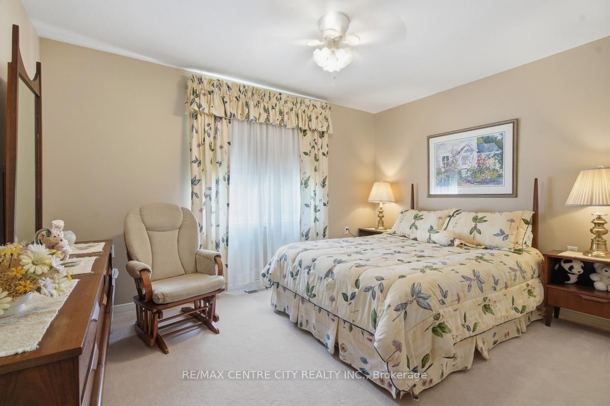 48 Ilderbrook Circle • Middlesex Centre, ON photo 22