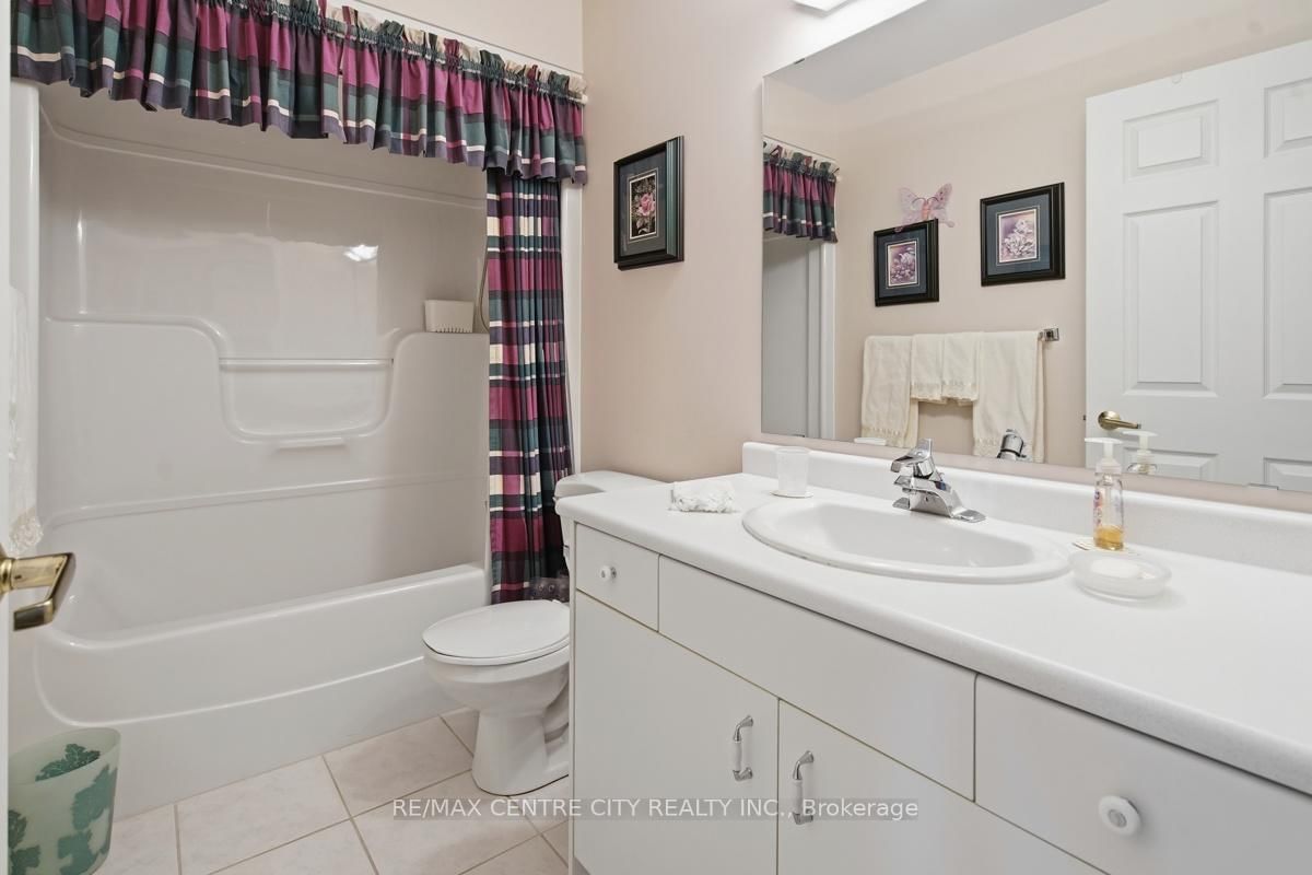 48 Ilderbrook Circle • Middlesex Centre, ON photo 24