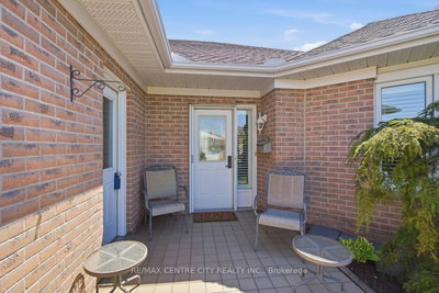48 Ilderbrook Circle • Middlesex Centre, ON photo 3