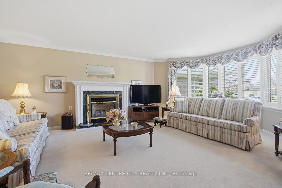 48 Ilderbrook Circle • Middlesex Centre, ON photo 6
