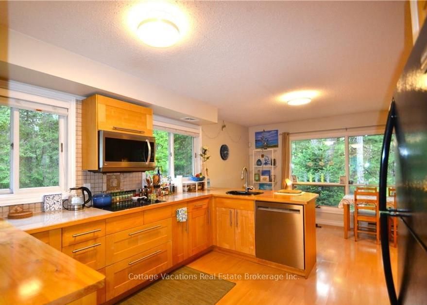 341 OLD NORTH Road • Huntsville, ON photo 10