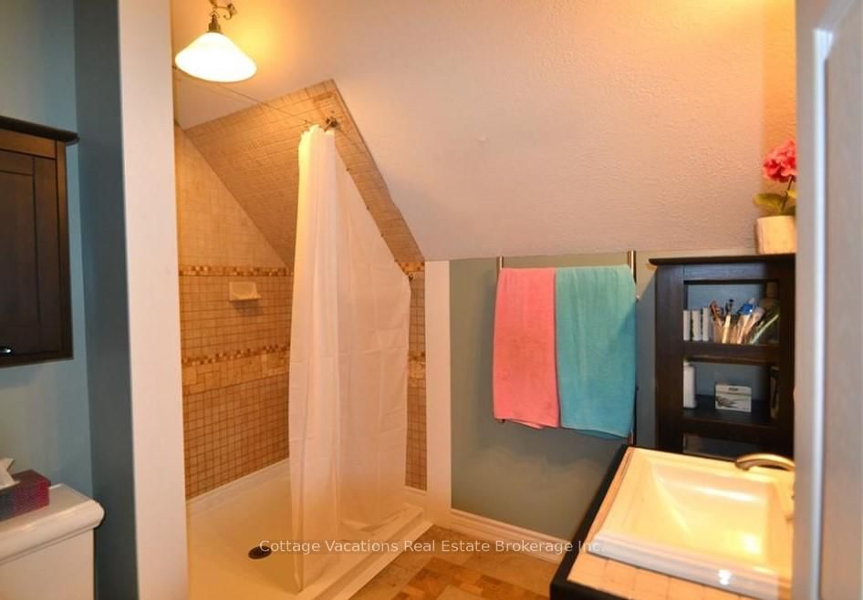 341 OLD NORTH Road • Huntsville, ON photo 17
