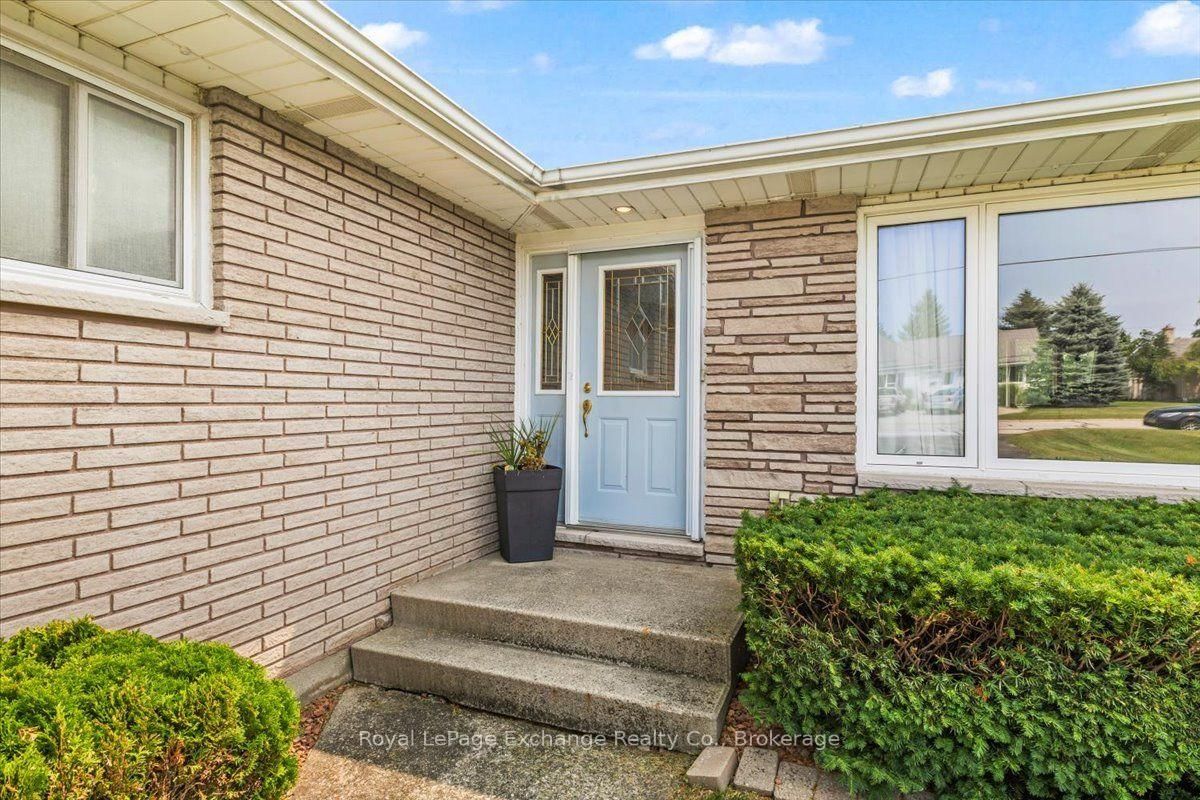 377 Princes Street S • Kincardine, ON photo 5