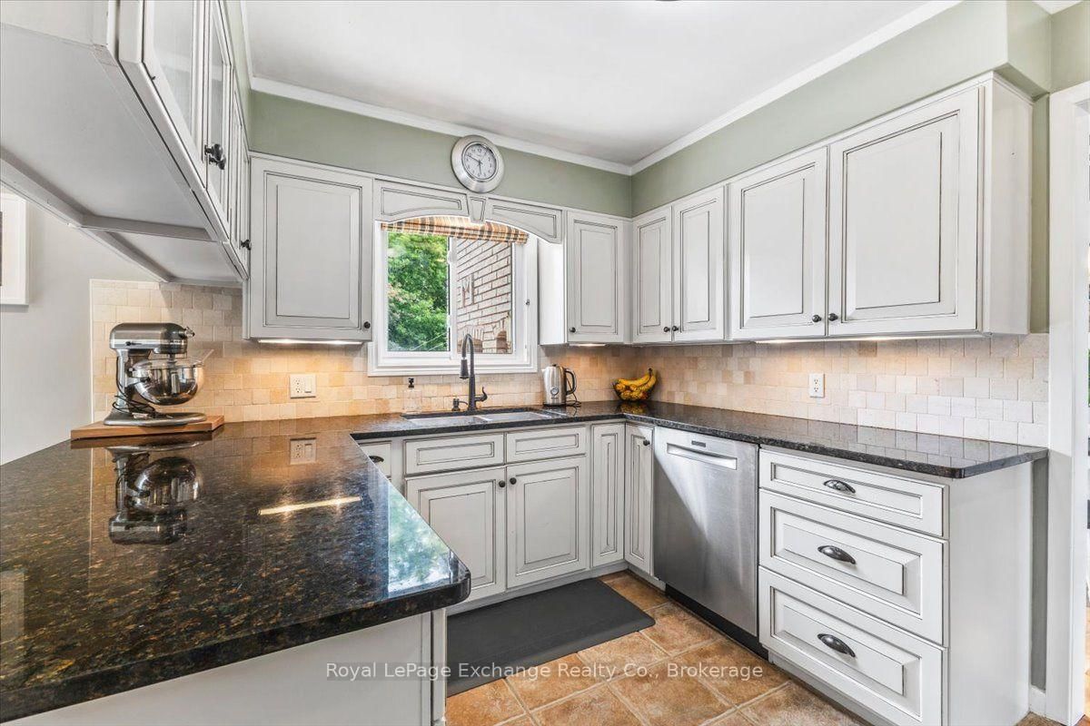 377 Princes Street S • Kincardine, ON photo 8