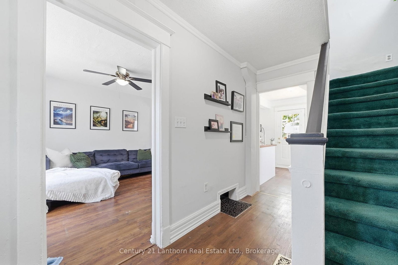 8 BETTES Street • Belleville, ON photo 10