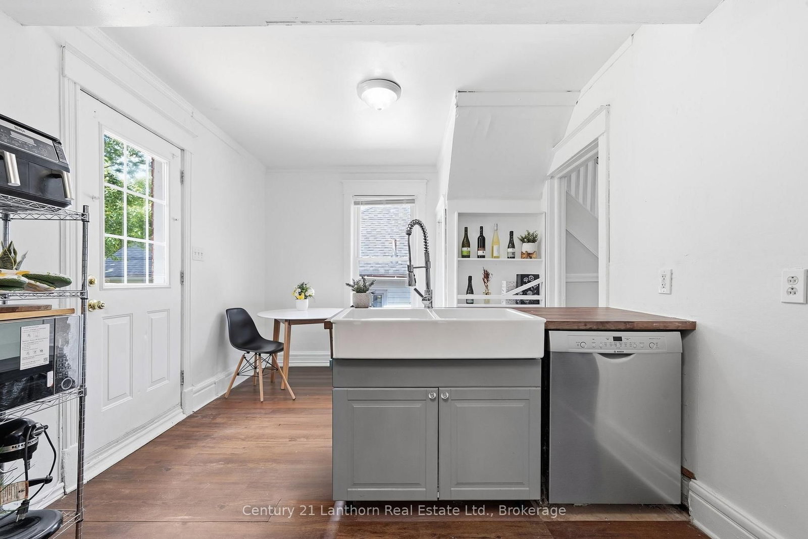 8 BETTES Street • Belleville, ON photo 16