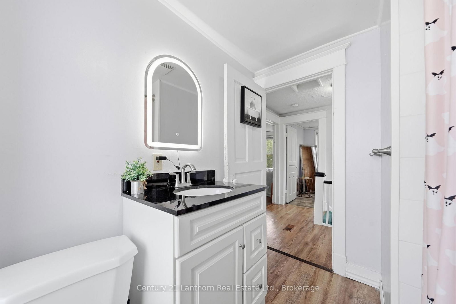 8 BETTES Street • Belleville, ON photo 30