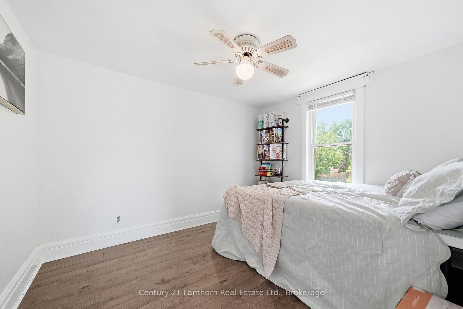 8 BETTES Street • Belleville, ON photo 34