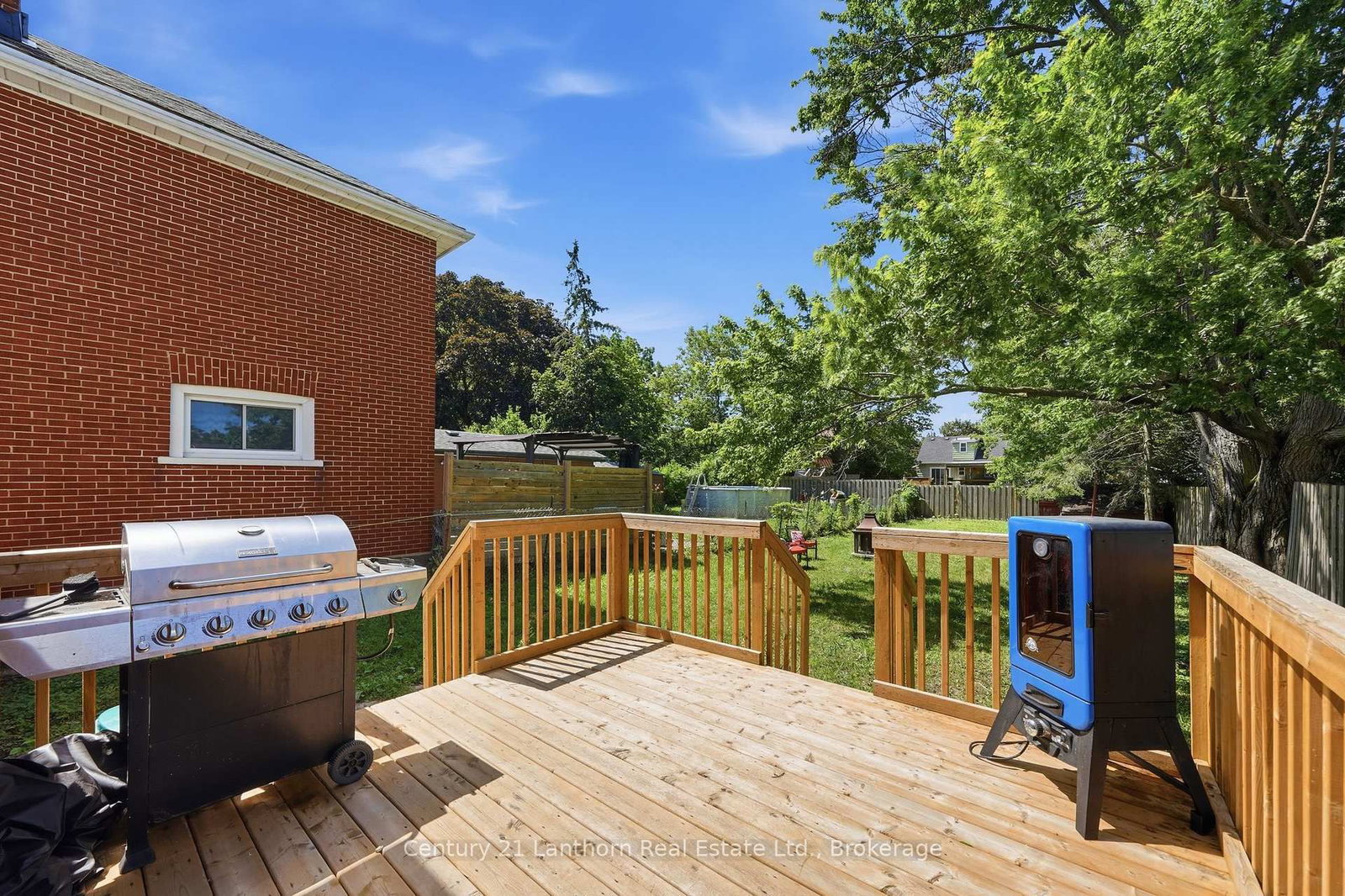 8 BETTES Street • Belleville, ON photo 37