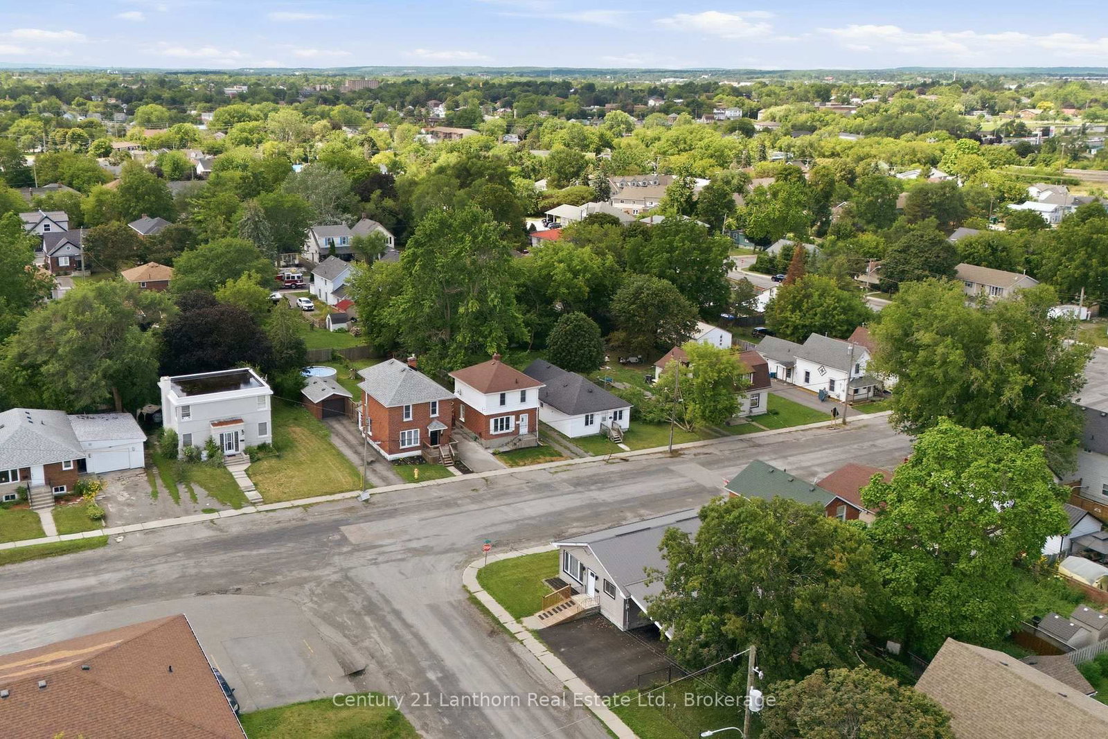 8 BETTES Street • Belleville, ON photo 44