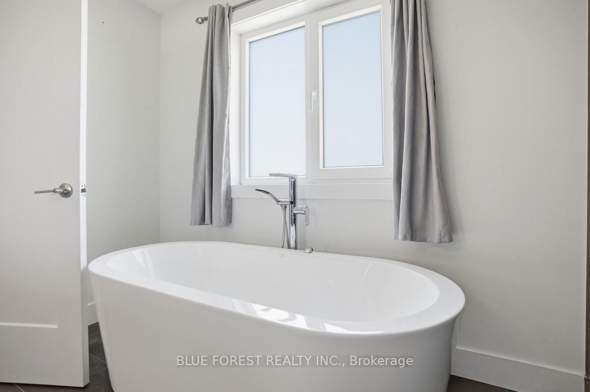 40 Locky Lane • Middlesex Centre, ON photo 26