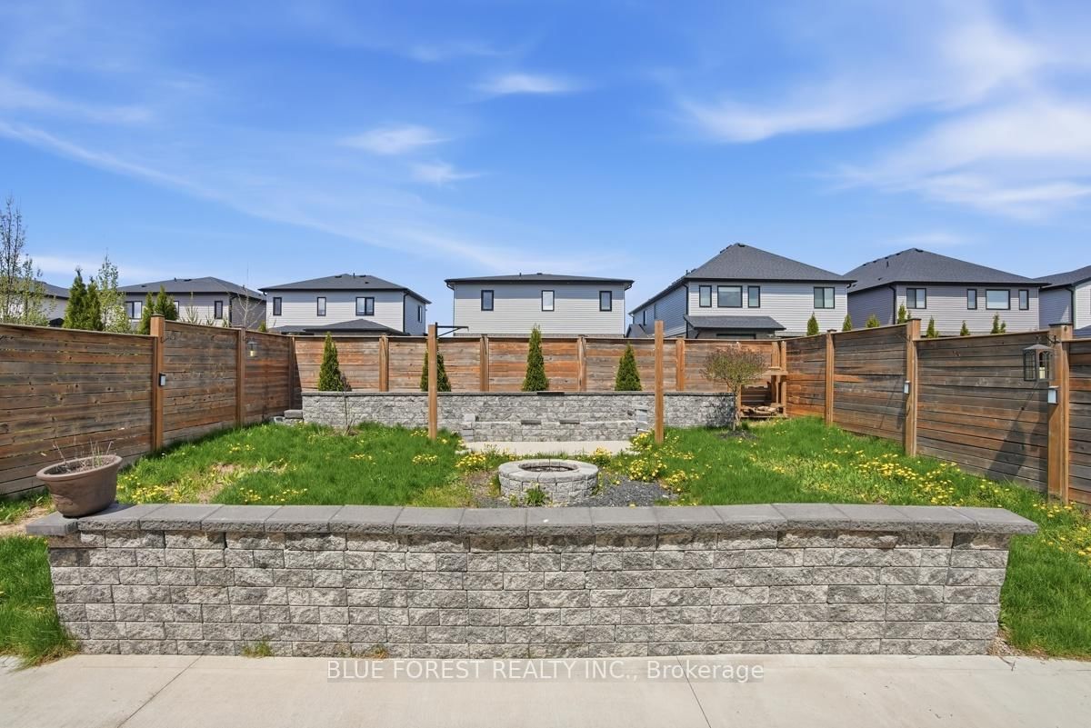 40 Locky Lane • Middlesex Centre, ON photo 35