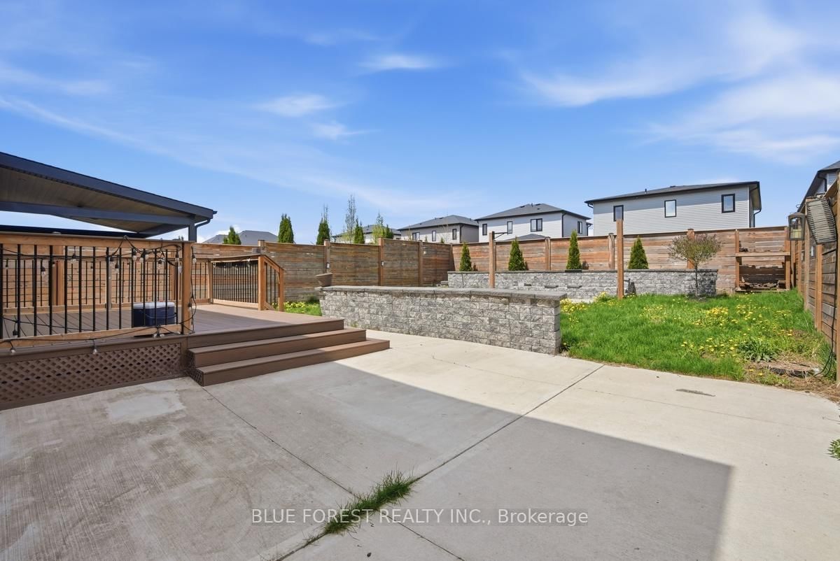 40 Locky Lane • Middlesex Centre, ON photo 37