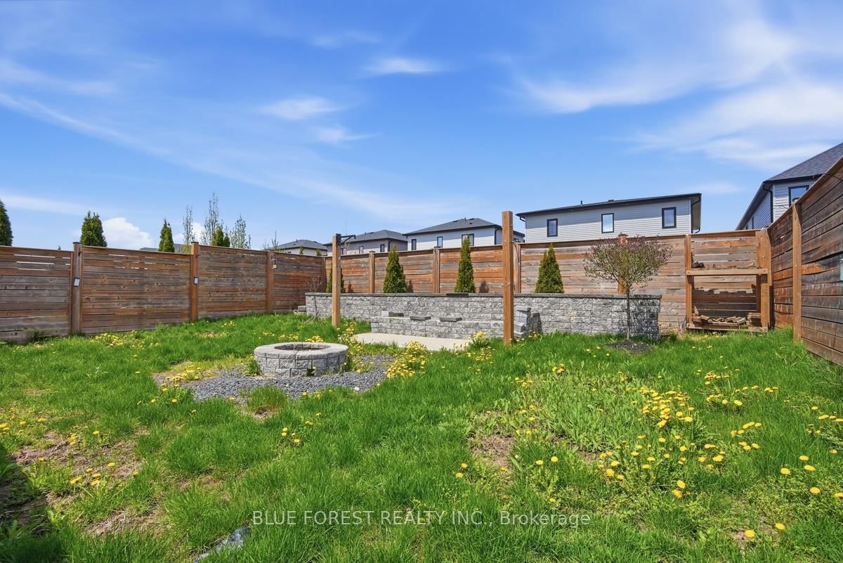 40 Locky Lane • Middlesex Centre, ON photo 38