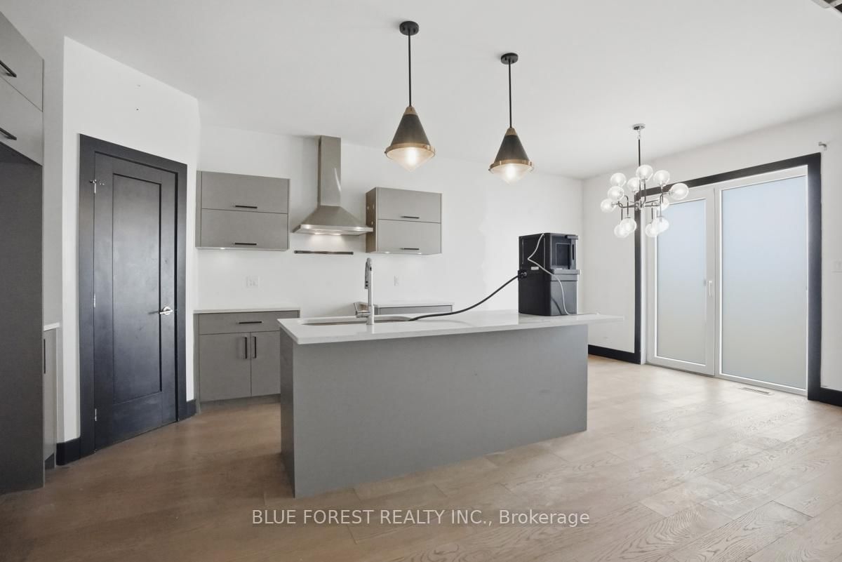 40 Locky Lane • Middlesex Centre, ON photo 6