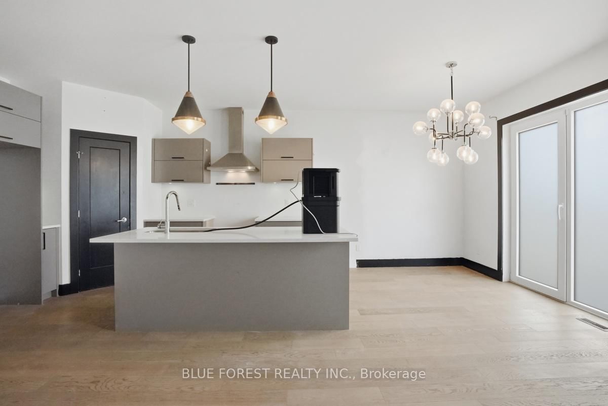 40 Locky Lane • Middlesex Centre, ON photo 8
