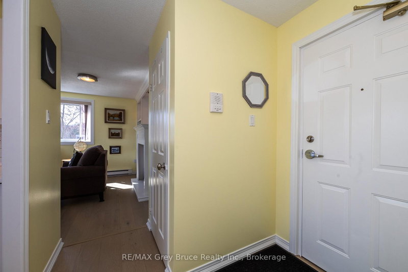 502 - 850 6th Street E