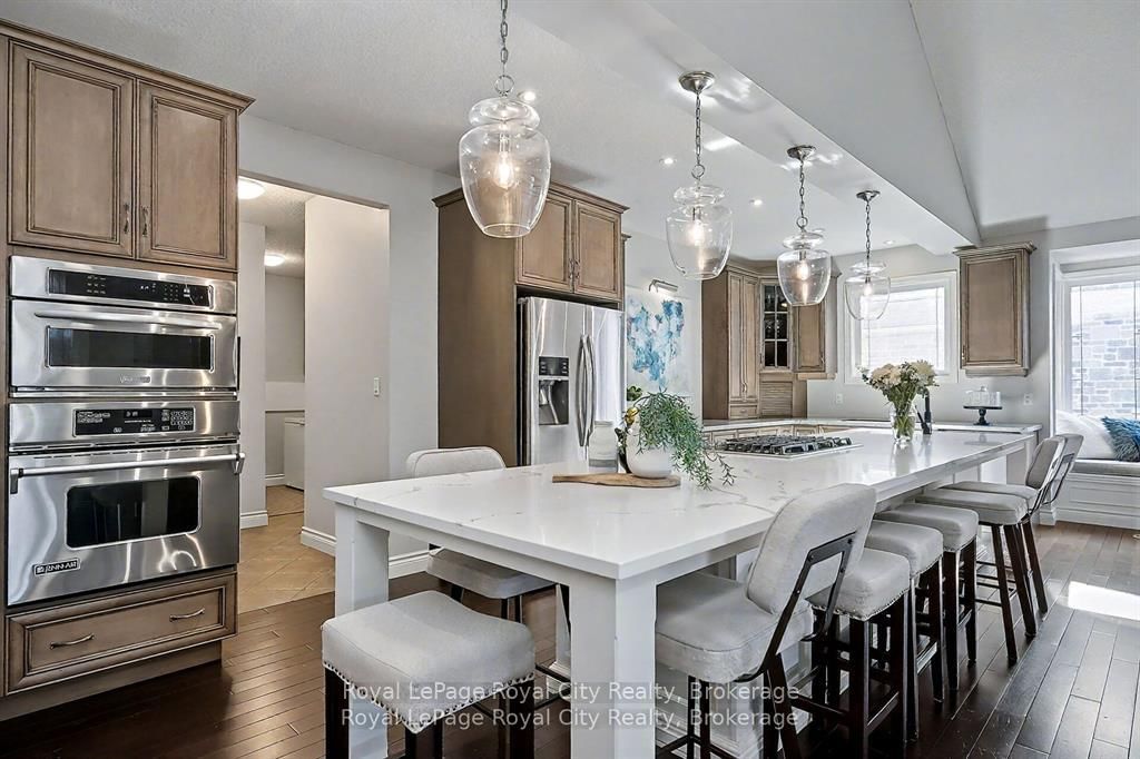 8 Zaduk Place • Guelph, ON photo 13