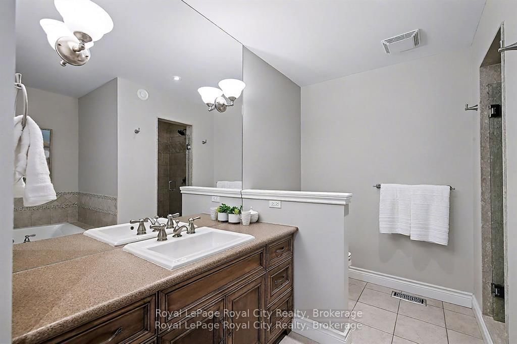 8 Zaduk Place • Guelph, ON photo 24