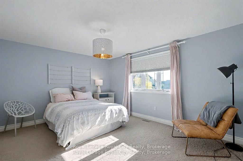 8 Zaduk Place • Guelph, ON photo 27