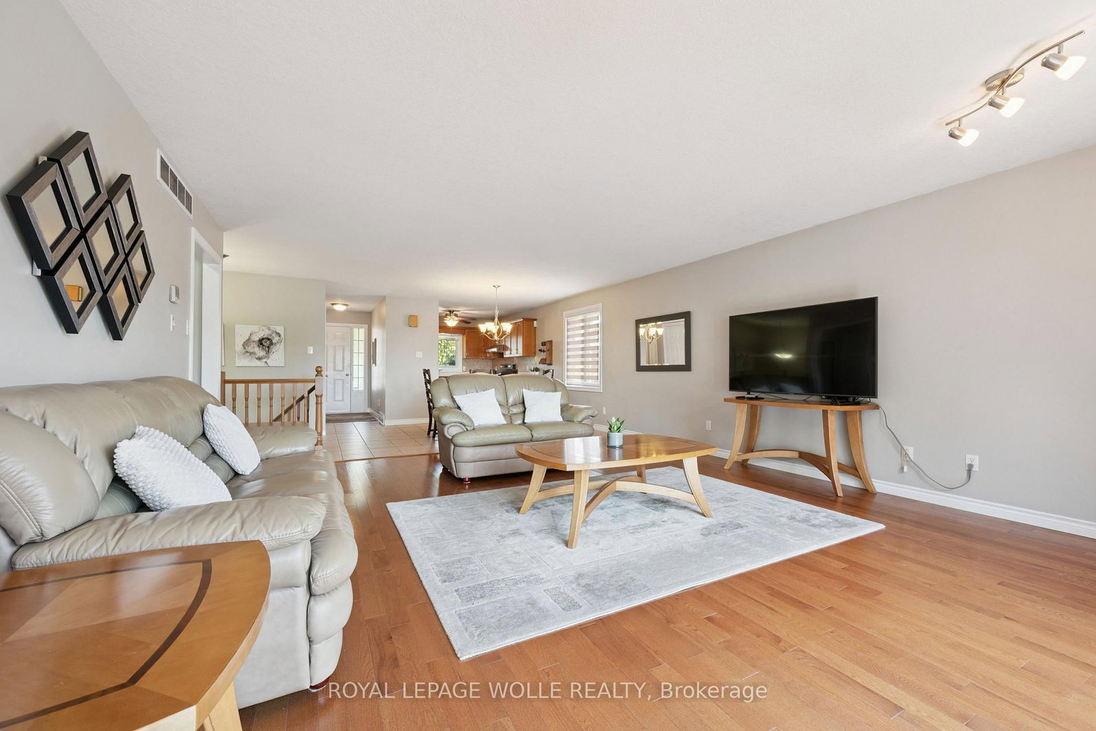 187 WESTCHESTER Drive • Waterloo, ON photo 10
