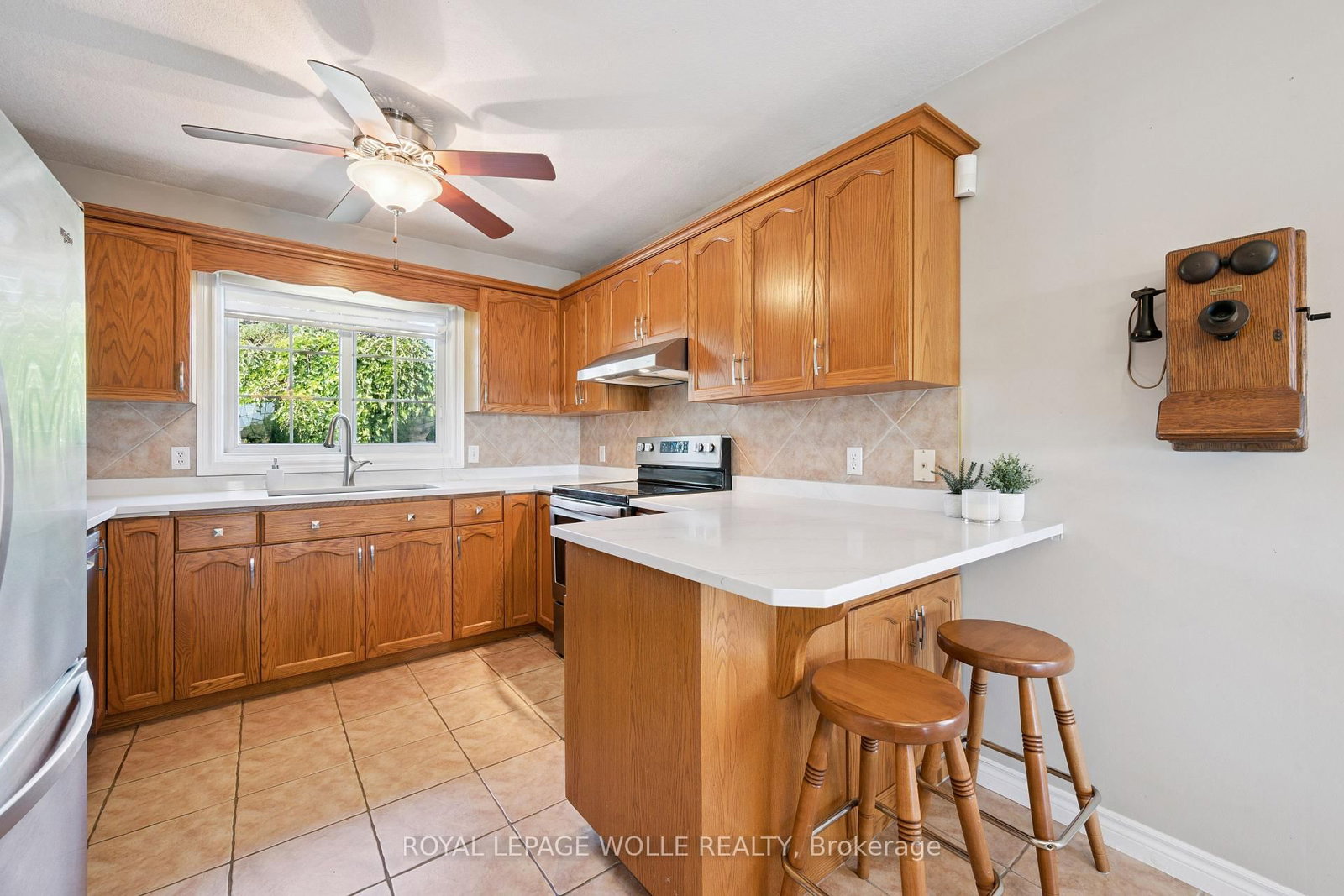 187 WESTCHESTER Drive • Waterloo, ON photo 12